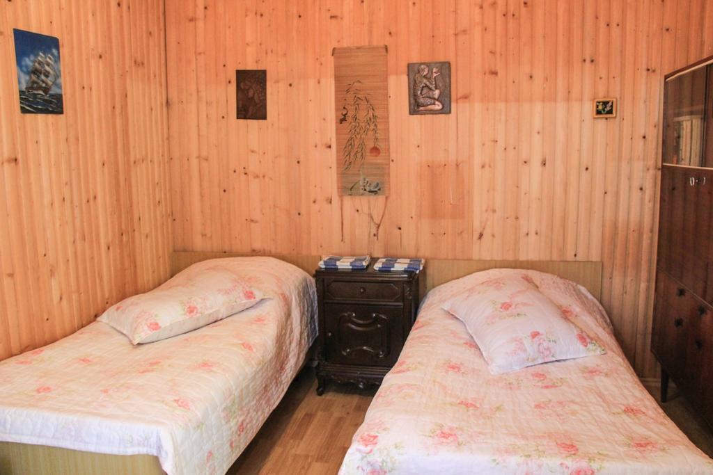 Dodo Japaridze Guesthouse Mestia Quarto foto